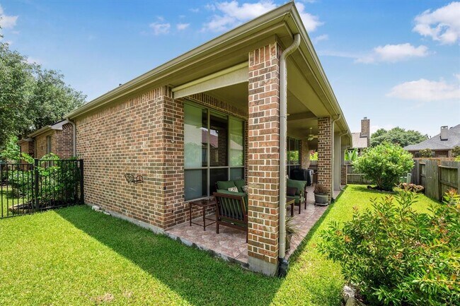 Building Photo - 18419 Willow Oak Bend Dr