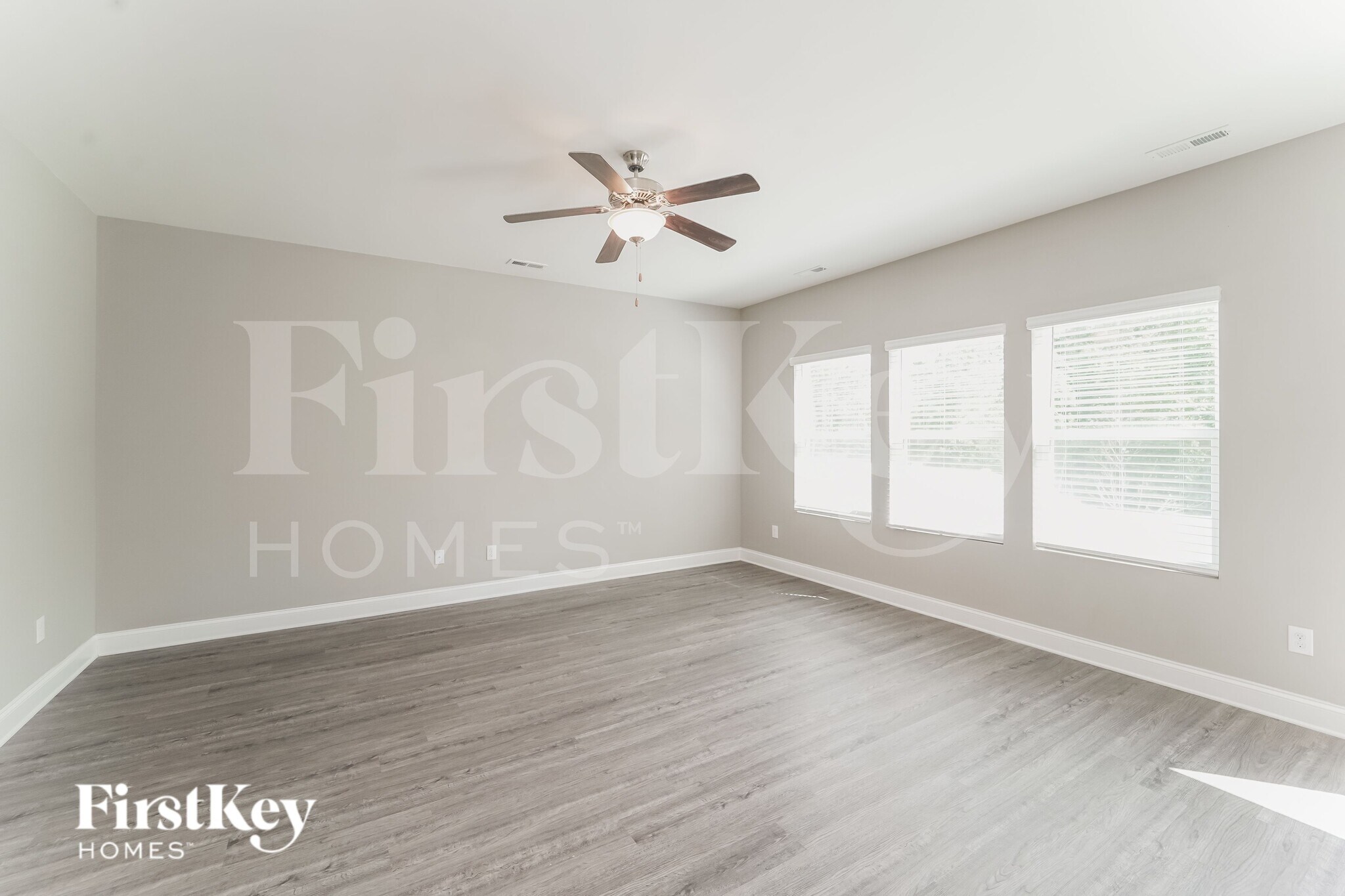 Building Photo - 9321 Sloan Forest Dr