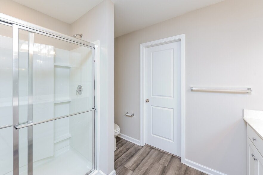 Building Photo - 198 Pond Ct