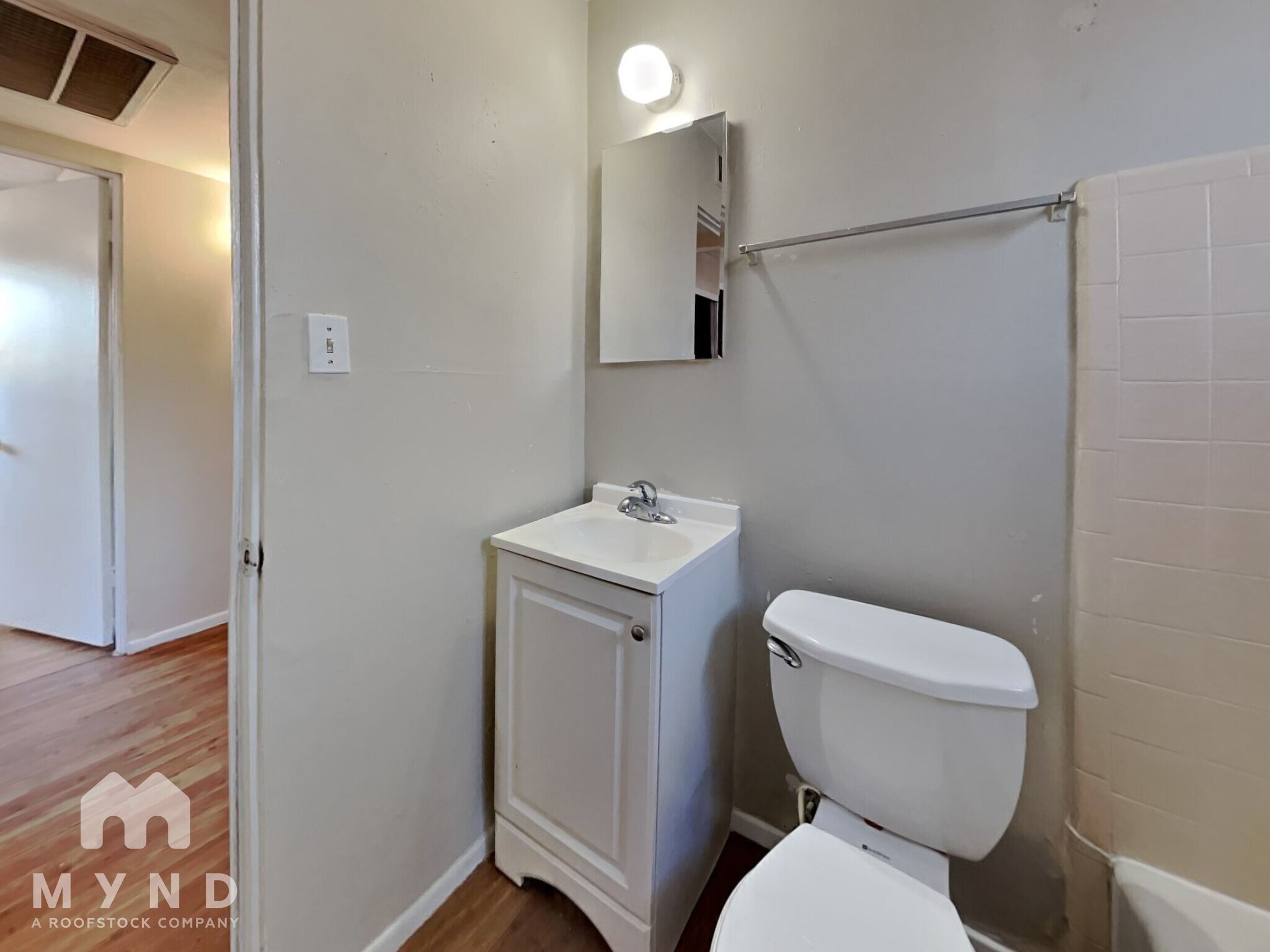 Building Photo - 910 S Dorsey Ln