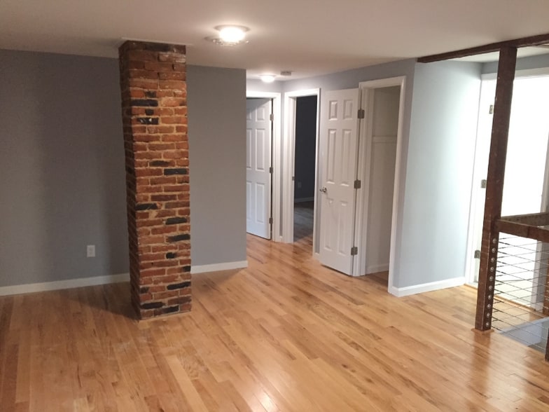 Building Photo - 425 High St