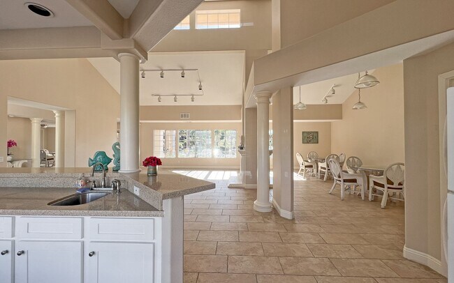 Building Photo - Welcome to this charming 1-bedroom, 1-bathroom home located in the desirable Carlsbad, CA