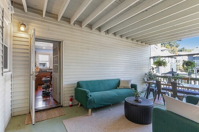 Building Photo - 12 Oliver Rd