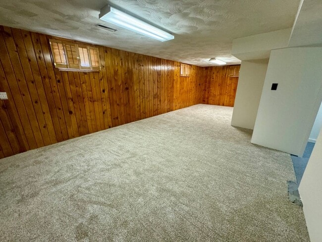Building Photo - 3+ bed 2 bath house in south central Lincoln.