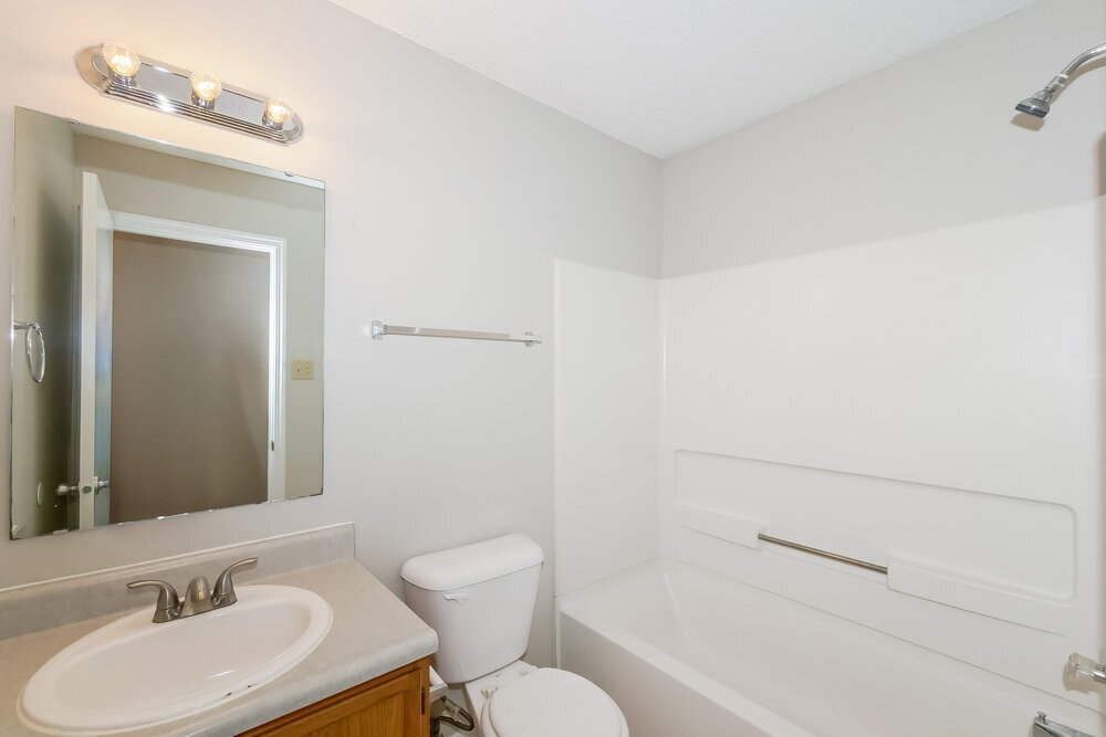 Building Photo - 2282 Shadowbrook Dr