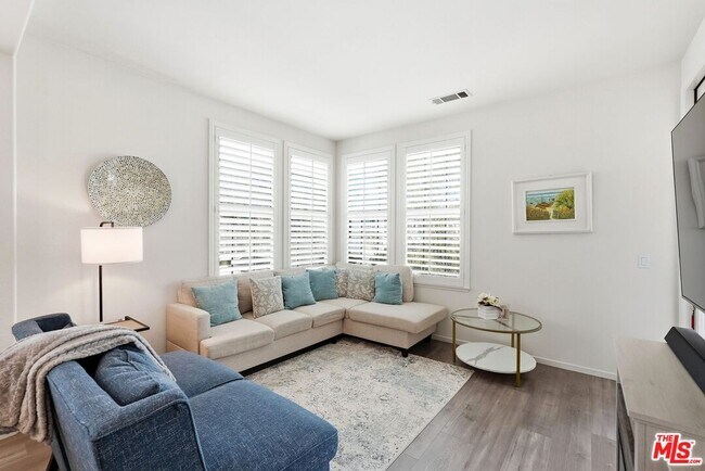 Building Photo - 27022 Victoria Ln