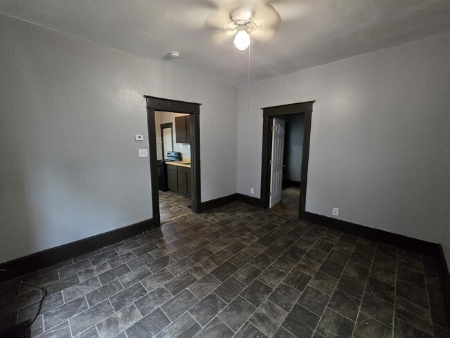 Building Photo - 208 Clay St