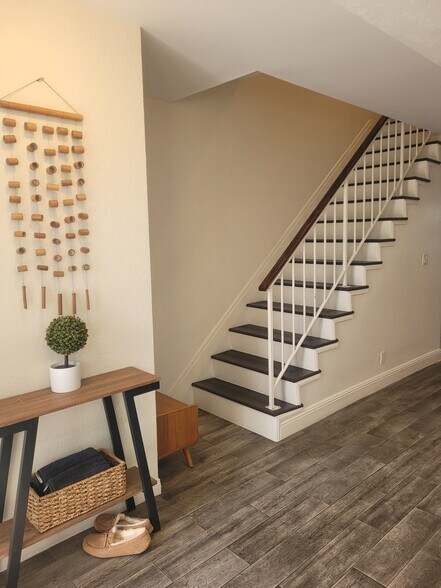 Building Photo - 542 N Shelton St