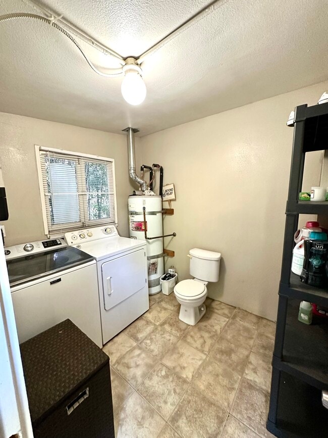 Building Photo - 946 Hilldale Ave