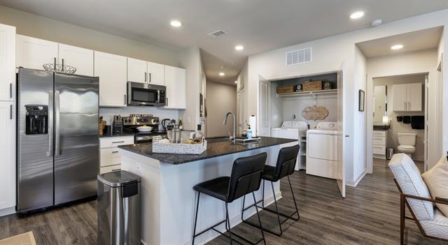 Building Photo - 4925 Scott Rd