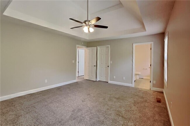 Building Photo - 3820 Pheasant Run Trce