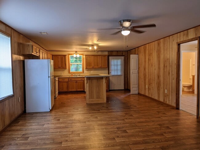 Building Photo - 315 Orange St