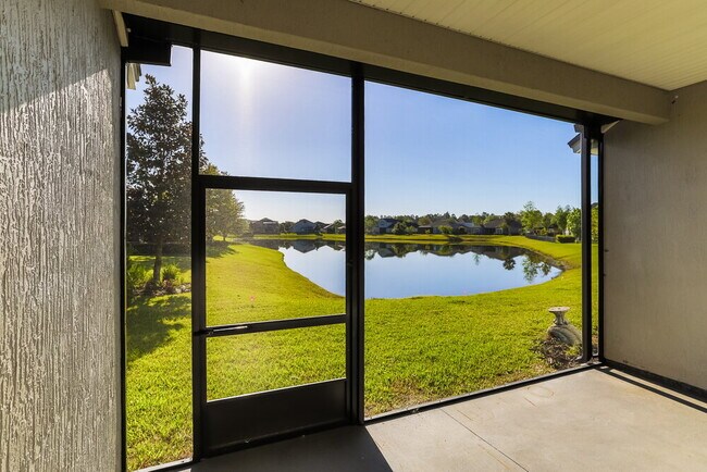 Building Photo - 2171 Club Lake Dr