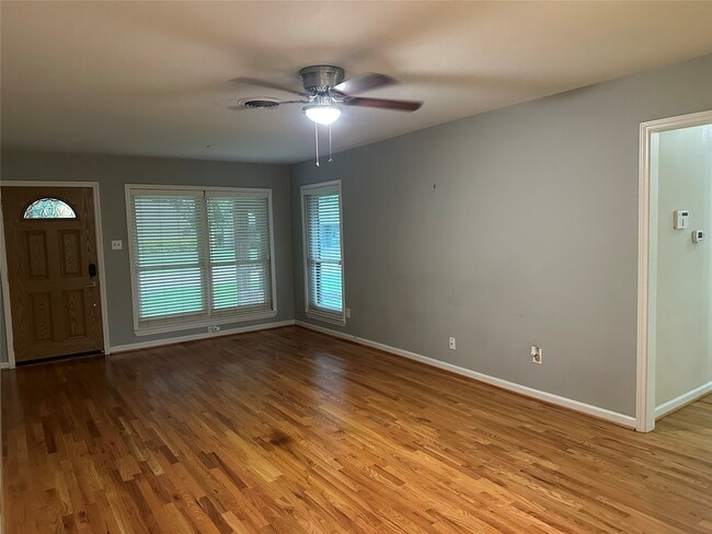 Building Photo - 3815 Gardendale Dr