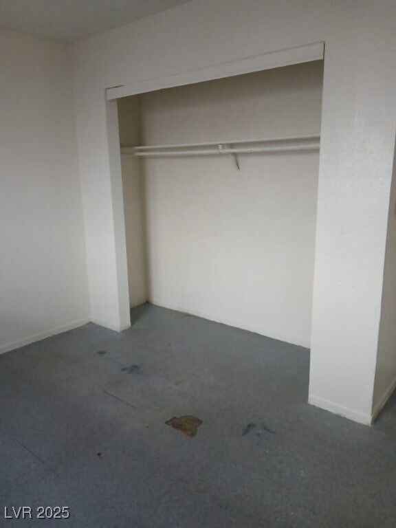 Building Photo - 1400 E Mesquite Ave