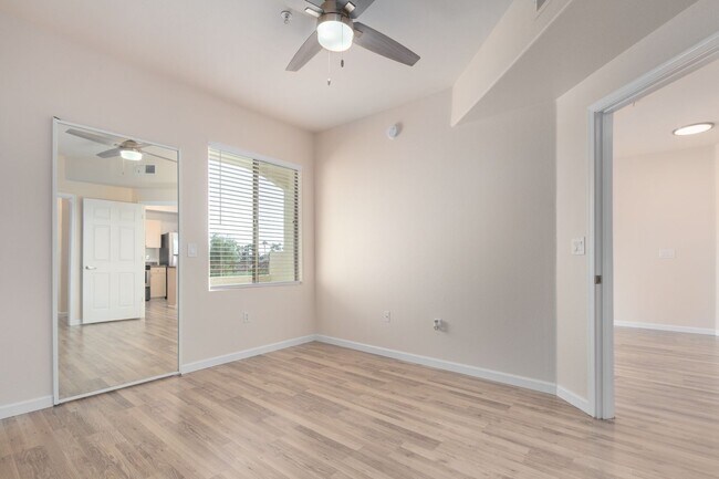 Building Photo - Condo in Union Hills