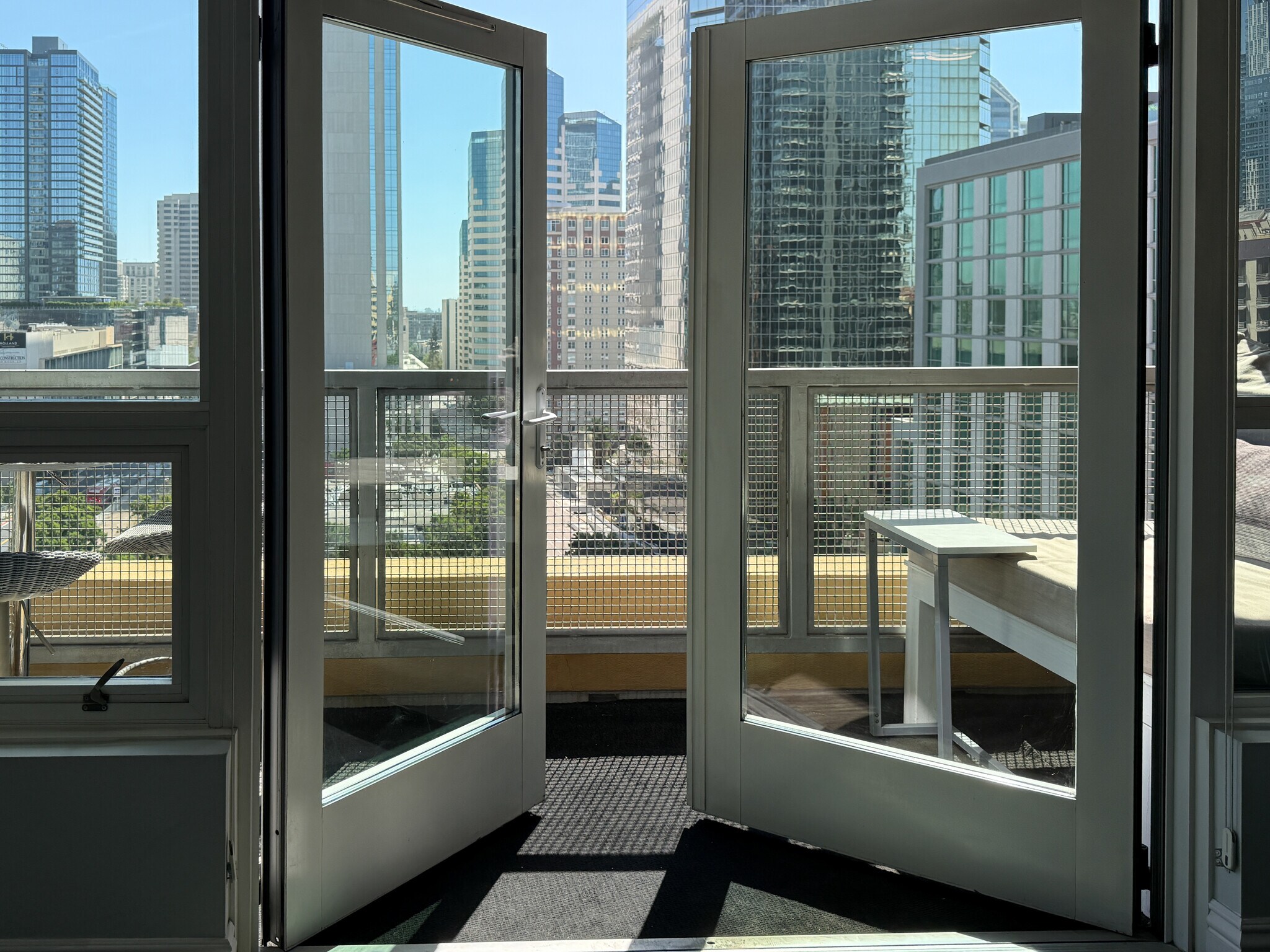 Building Photo - 350 W Ash St