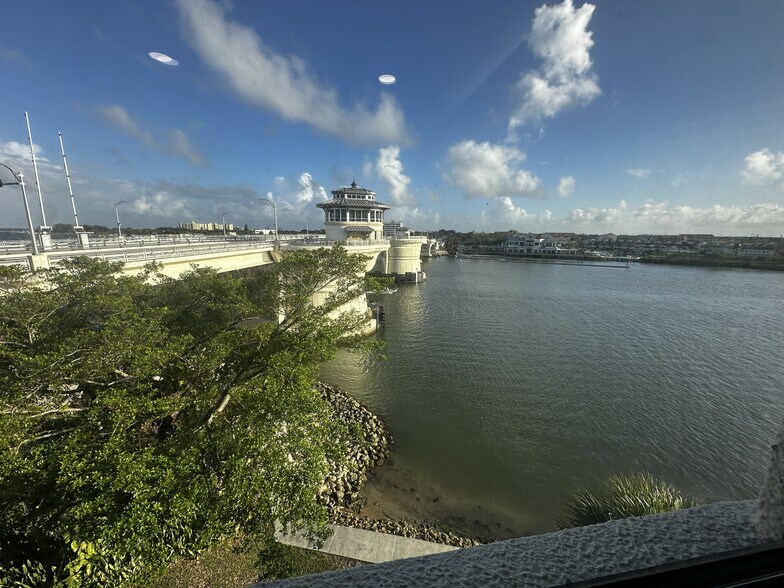 Building Photo - 1748 Jupiter Cove Dr