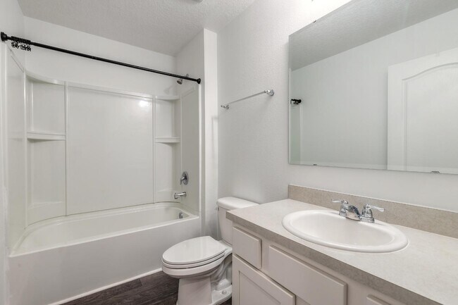 Building Photo - 109 Persimmon Dr