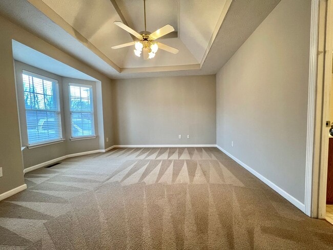 Building Photo - 3 Bedroom 2 Bathroom Home w/ Garage on One Level