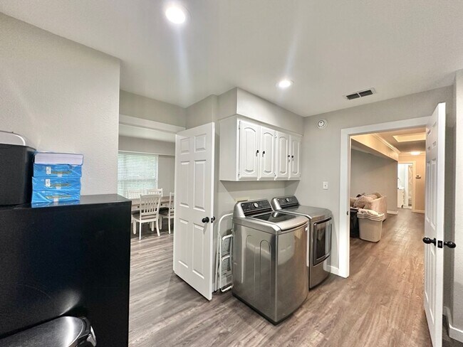 Building Photo - Updated 3-Bedroom 2.5 Bath Retreat in Whit...