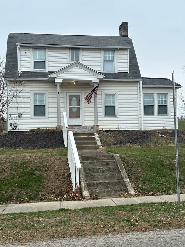 Building Photo - 848 E University St