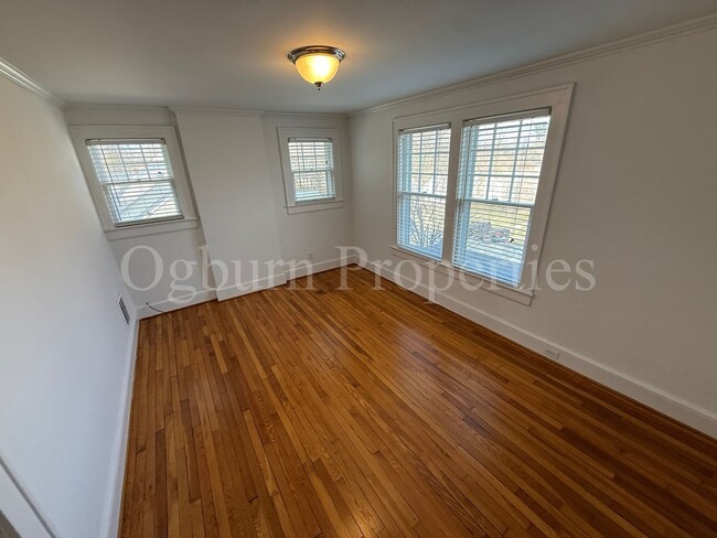 Building Photo - 359023- 854-856 MADISON AVENUE