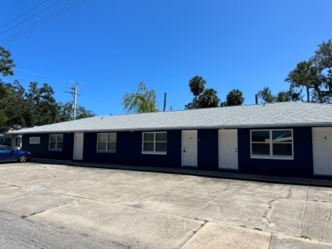 Building Photo - 424 Daytona St