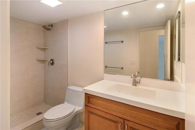 Building Photo - 4620 Bougainvilla Dr