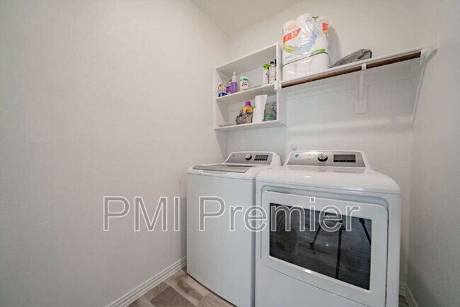 Building Photo - 14817 Equine Trail