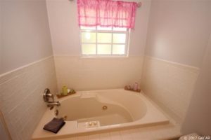 Building Photo - 9727 SW 52 Ln