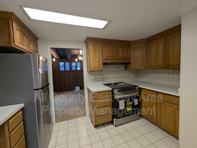 Building Photo - 1529 Josephine St