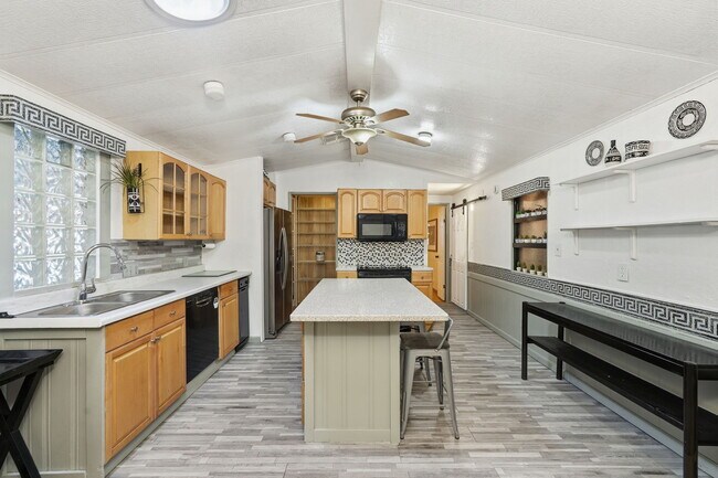 Building Photo - 2237 W Foothill St