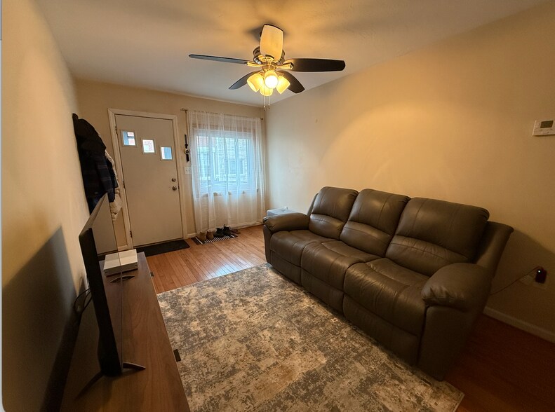 Building Photo - 325 Taylor St