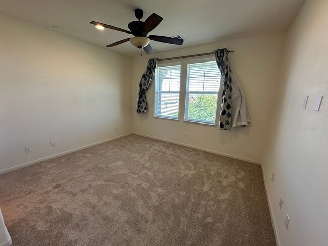 Building Photo - 2240 Carbondale Way