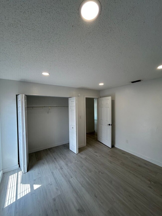 Building Photo - 2955 SE 53rd Ct