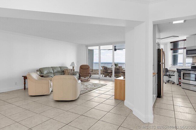 Building Photo - 1340 S Ocean Blvd