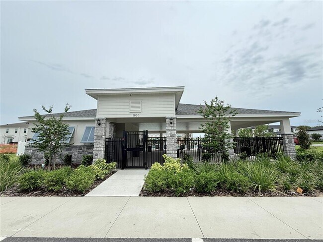 Building Photo - 1213 BALSAM Dr