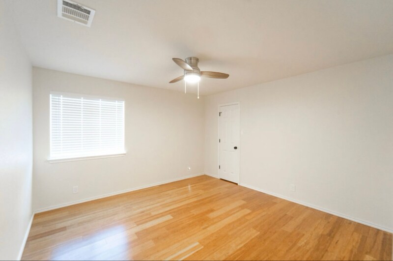 Building Photo - 16911 Lancaster Gap