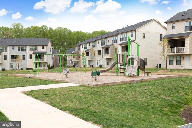 Building Photo - 7679 Cross Creek Dr