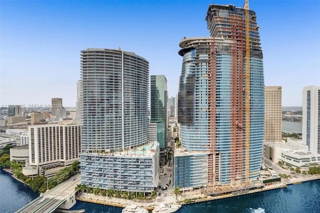 Building Photo - 475 Brickell Ave