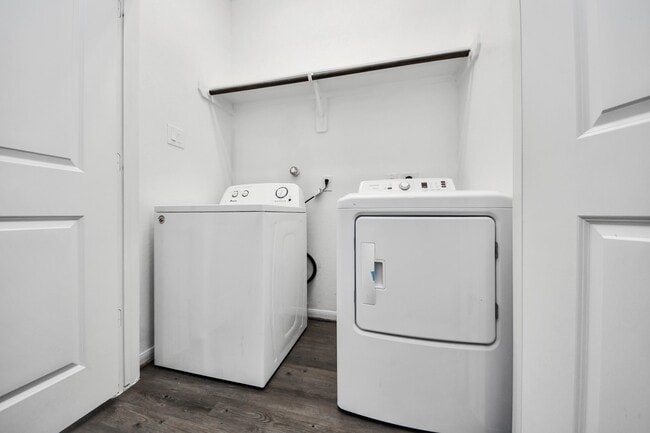 Building Photo - 6007 Prince Pl Dr