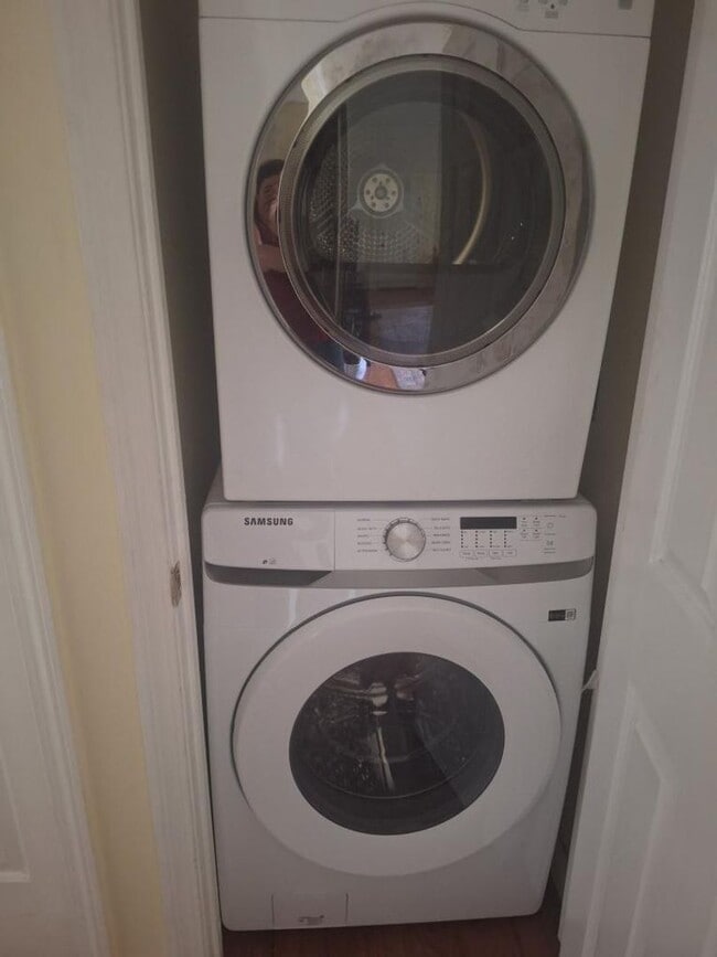 Building Photo - HUge 3 bed in Brighton