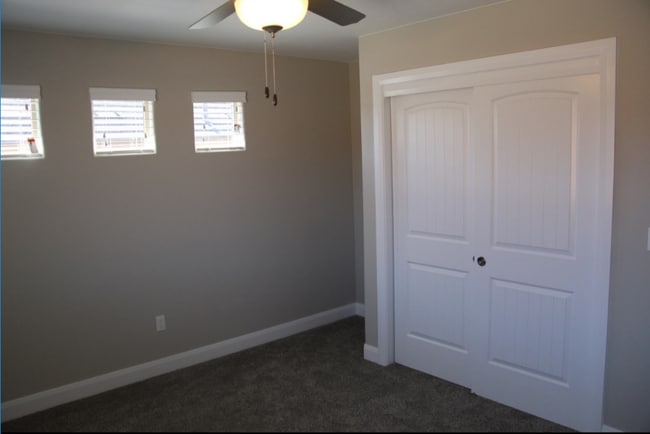 Building Photo - Blackhawk Townhome! End Unit!!