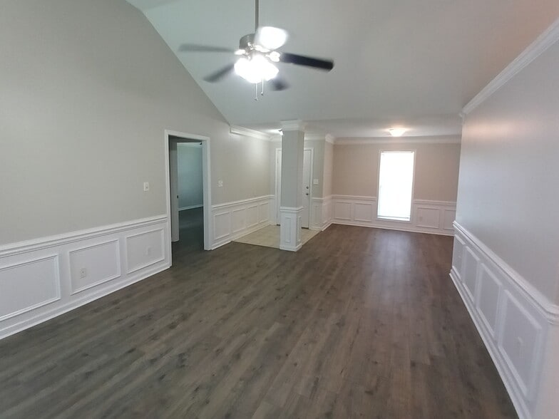 Building Photo - 162 Romie Dr