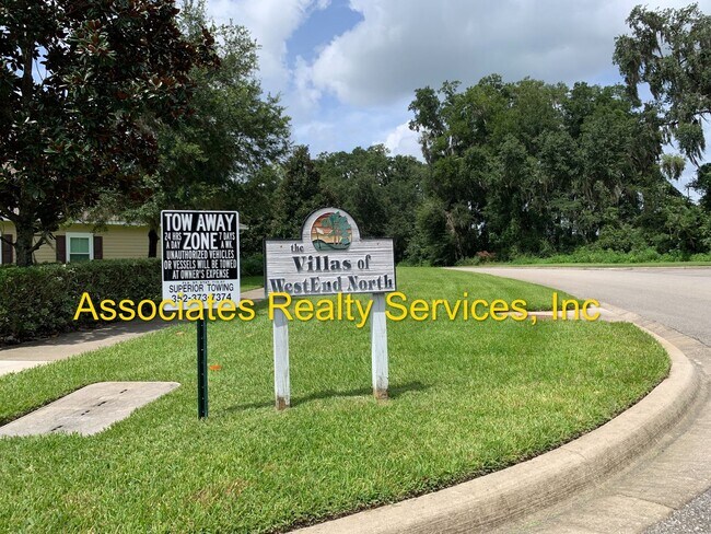 Building Photo - Sublease!   Lovely End Unit in Villas of West End LOOK!