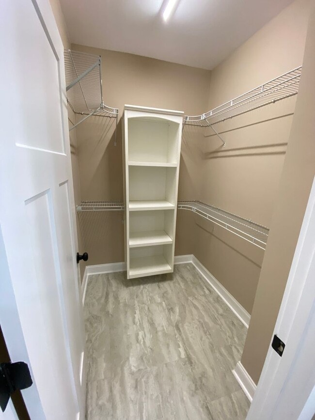 Building Photo - Beautiful 3 Bed 3.5 Bath House