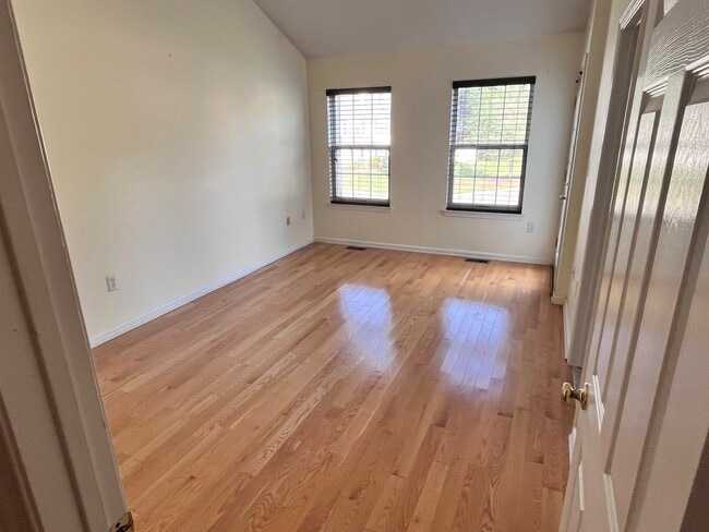 Building Photo - 808 Pebble Creek Ct