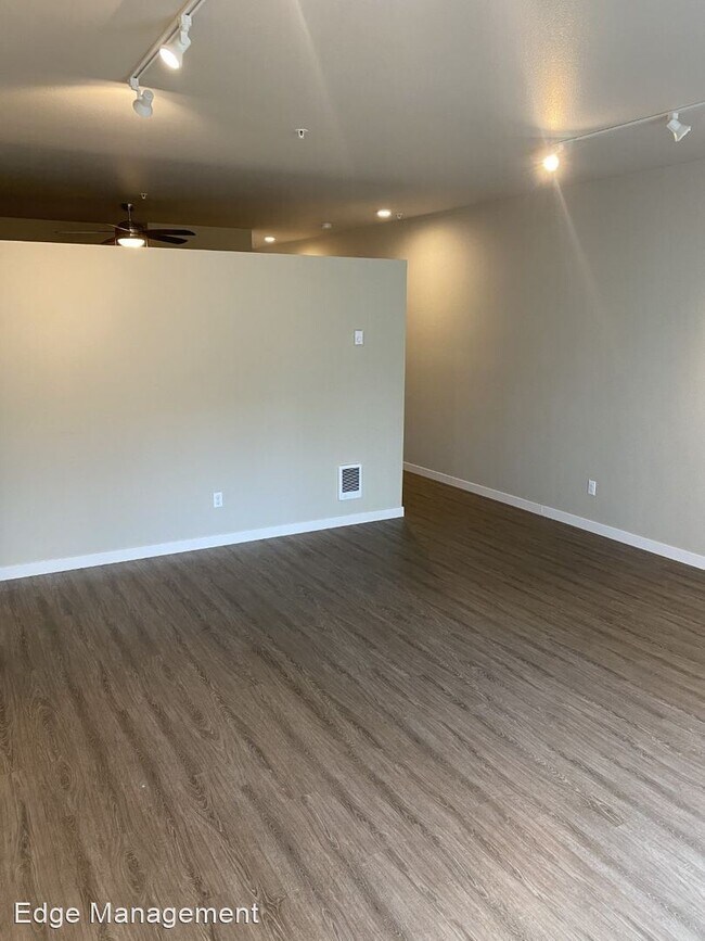 Building Photo - 331-331 NE 79th Ave