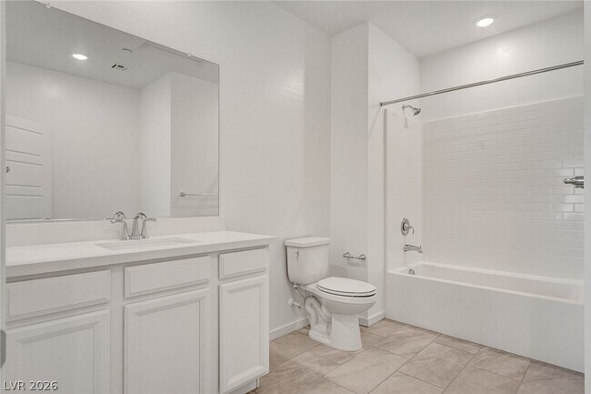 Building Photo - 5730 Sky Pointe Dr